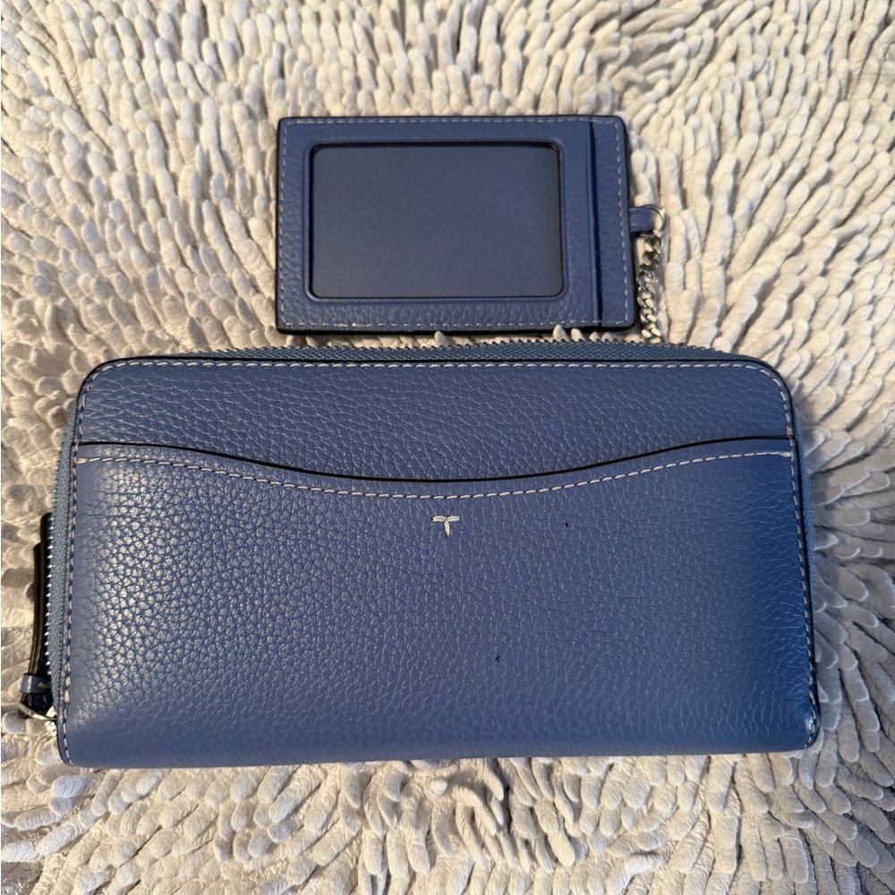 Tory Burch Blue Wallet Luxurious Pebbled Leather - Picture 2 of 7